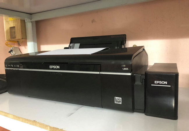 Máy in Epson L805 báo 2 đèn đỏ nhấp nháy 